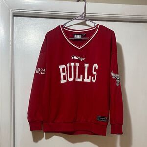 NBA Bulls V-Neck Red Sweater size extra small